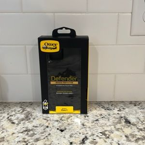 iPhone 11 Otterbox Defender Case